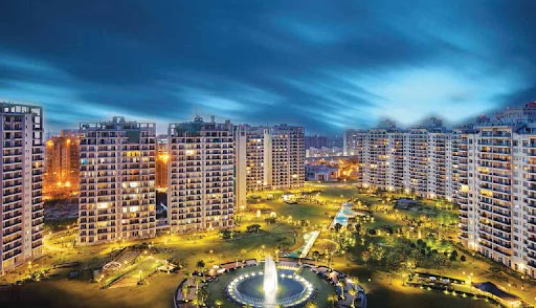 1615631672-4bhk-apartment-for-sale-central-park-resort-description